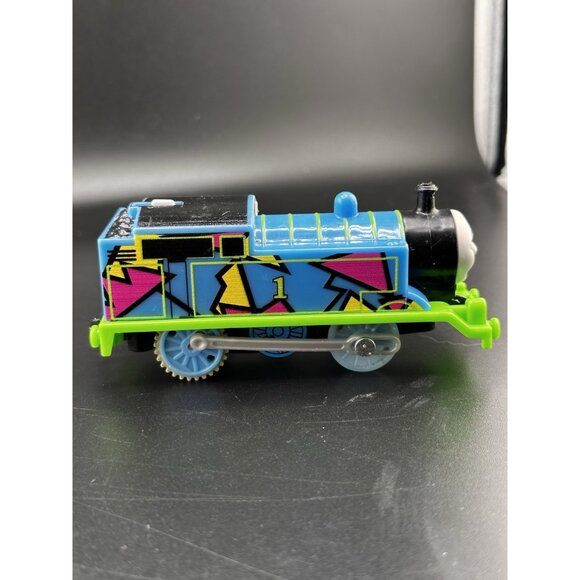2017 Gullane Thomas Train Trackmaster Motorized Limited Edition Hyper Glow WORKS - Picture 3 of 16